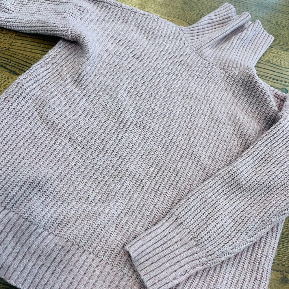 Women's Ribbed Knit Sweater - Light Pink